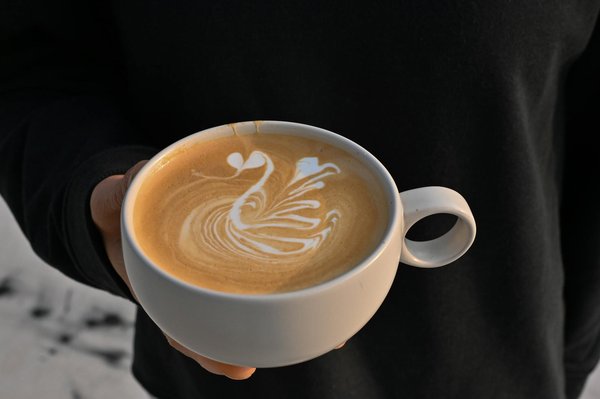 Comment choisir des robes en dentelle pour un look de soirée sophistiqué?